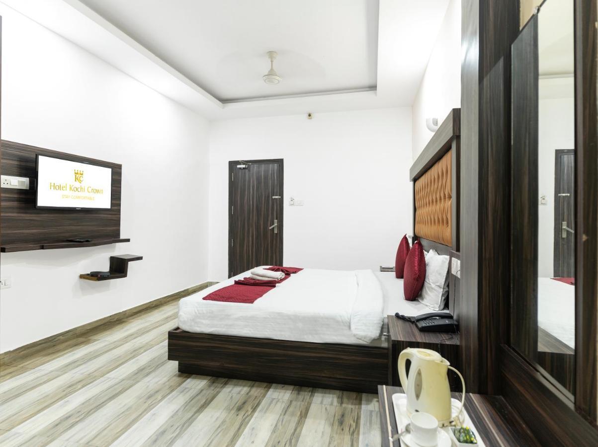Hotel Kochi Crown Bagian luar foto