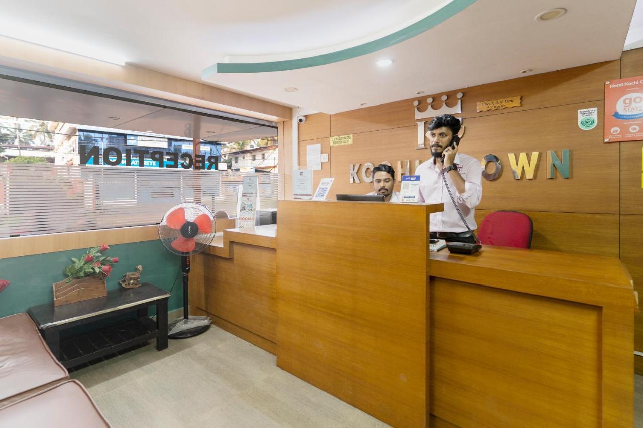 Hotel Kochi Crown Bagian luar foto