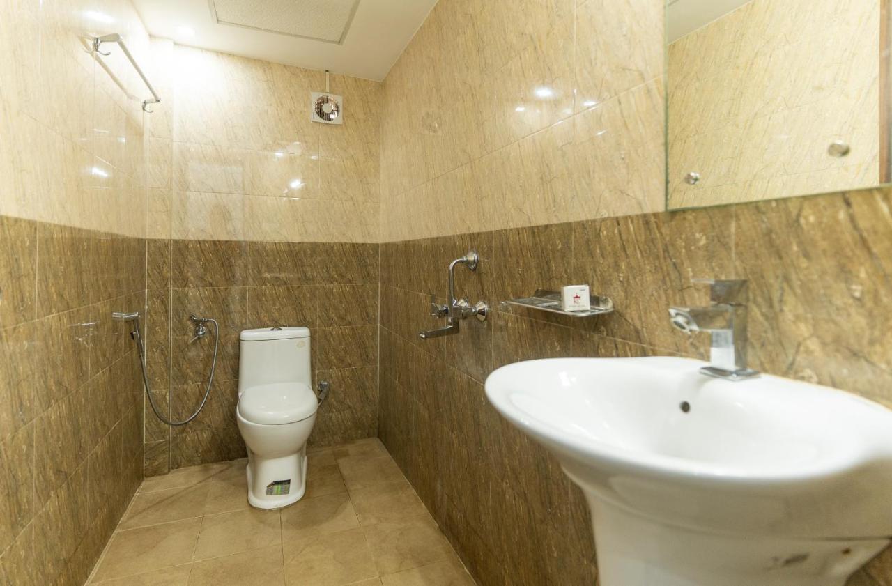 Hotel Kochi Crown Bagian luar foto