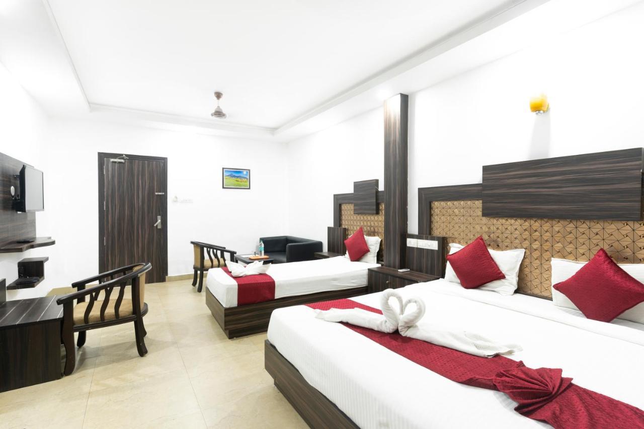 Hotel Kochi Crown Bagian luar foto