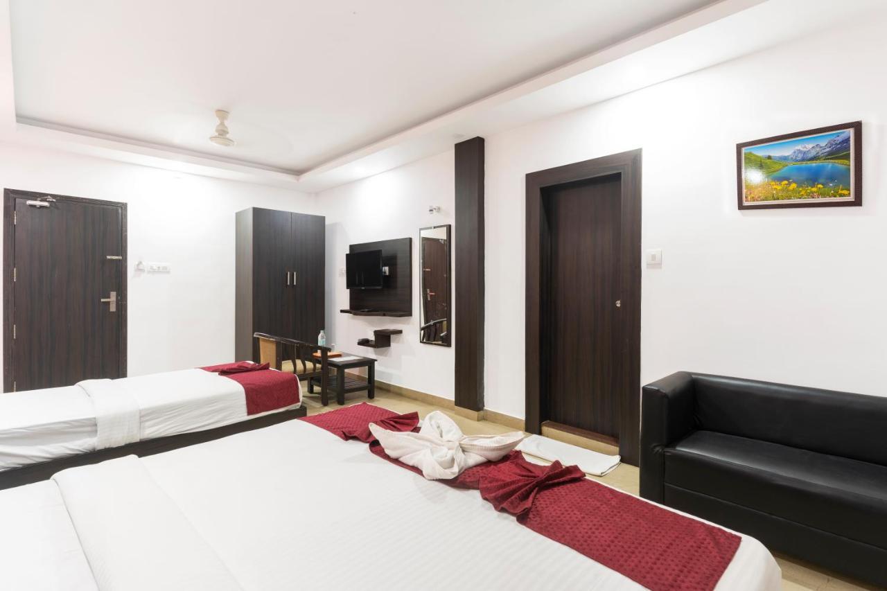 Hotel Kochi Crown Bagian luar foto