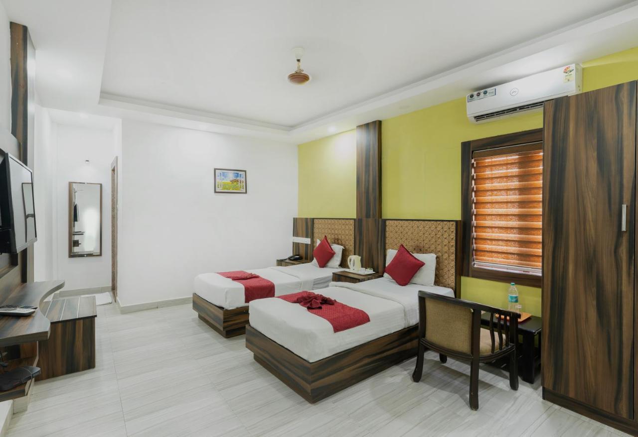 Hotel Kochi Crown Bagian luar foto