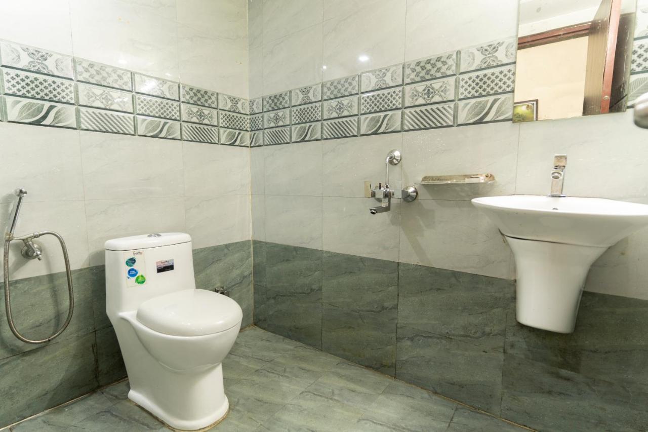 Hotel Kochi Crown Bagian luar foto