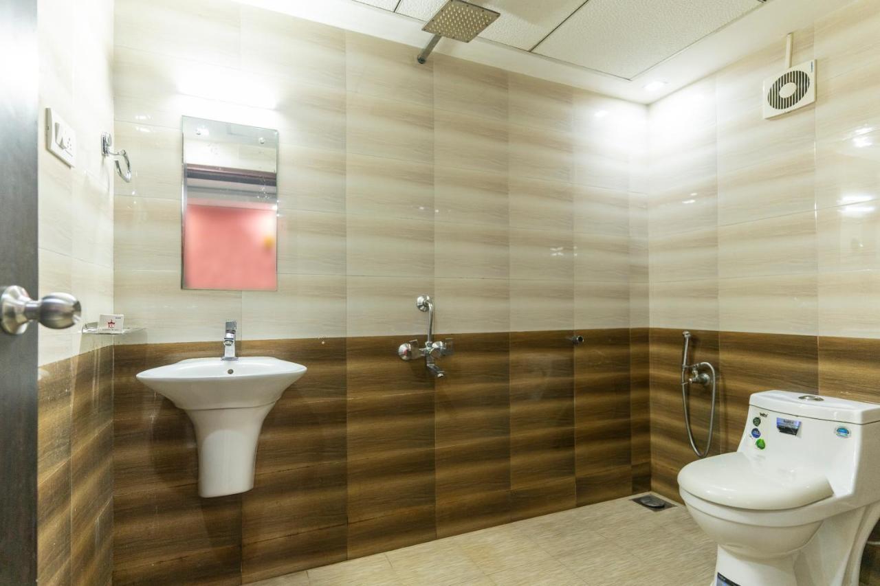 Hotel Kochi Crown Bagian luar foto