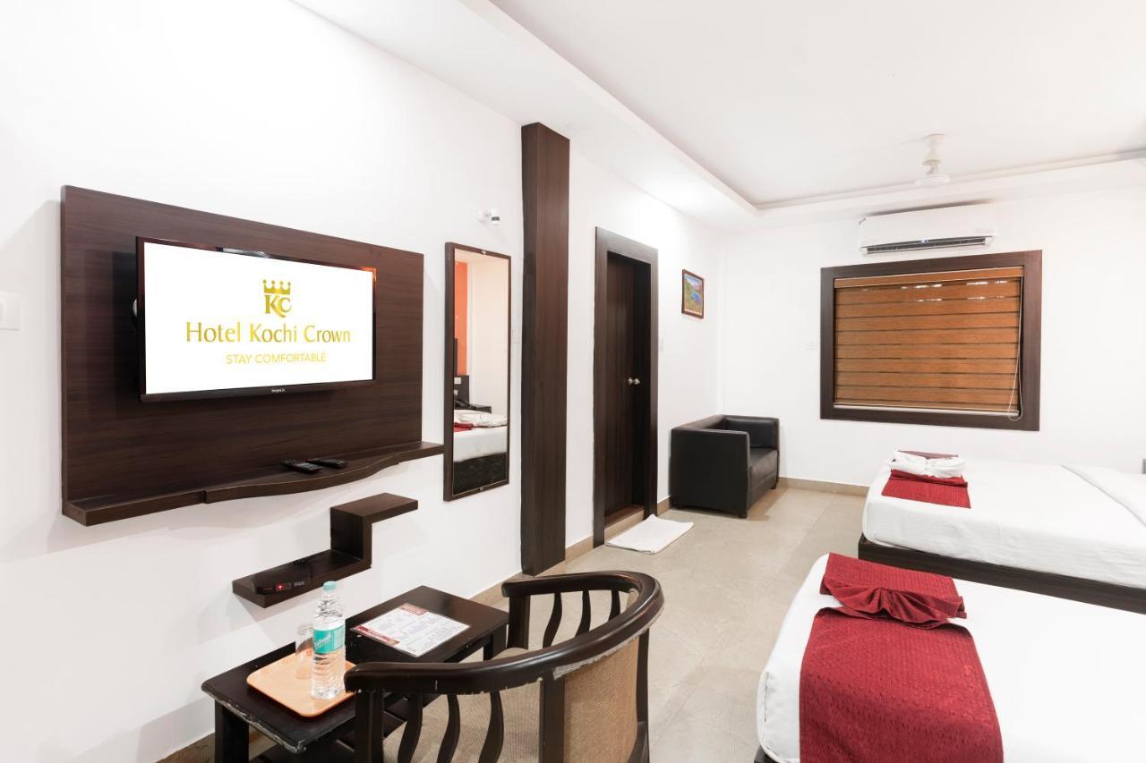 Hotel Kochi Crown Bagian luar foto