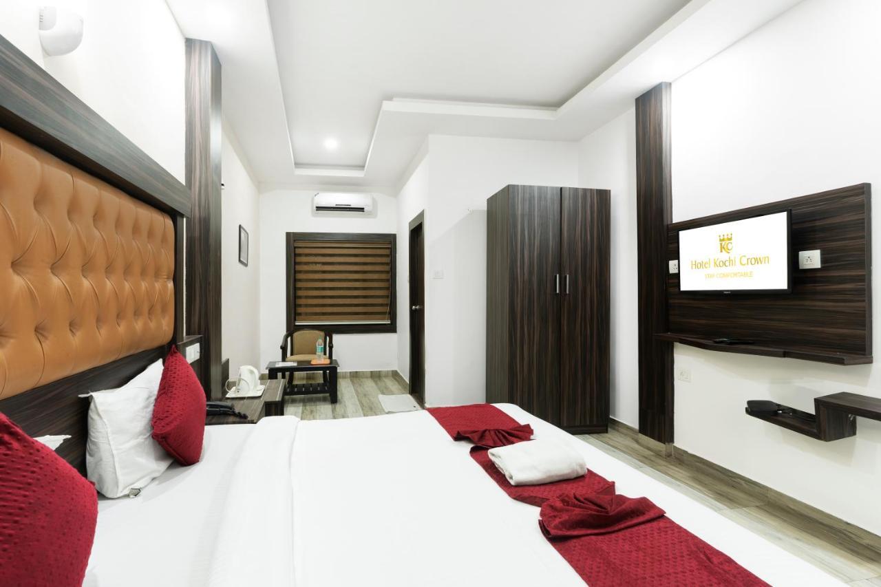 Hotel Kochi Crown Bagian luar foto