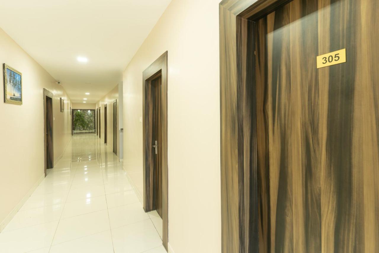 Hotel Kochi Crown Bagian luar foto
