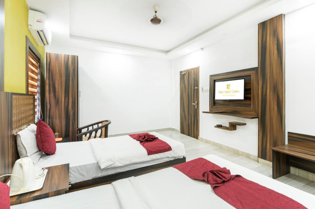 Hotel Kochi Crown Bagian luar foto