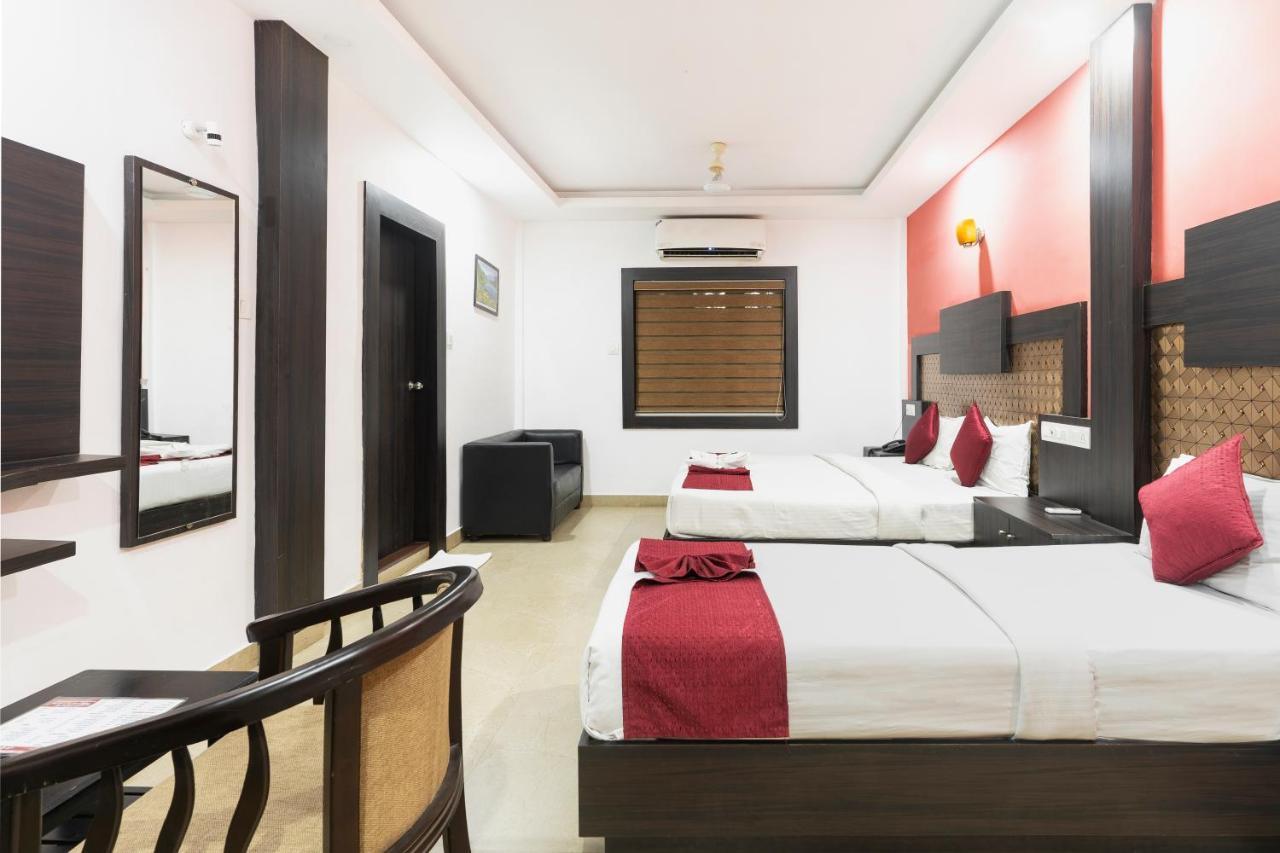 Hotel Kochi Crown Bagian luar foto