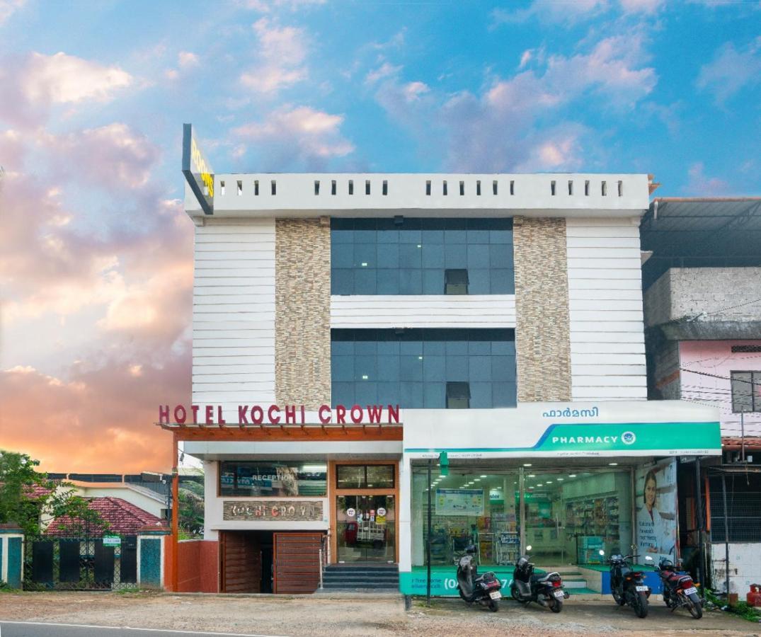 Hotel Kochi Crown Bagian luar foto