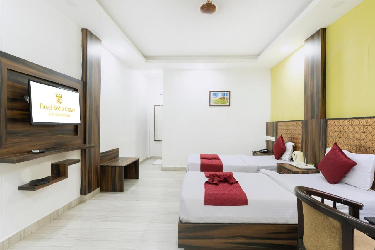 Hotel Kochi Crown Bagian luar foto
