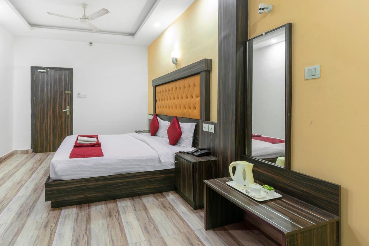 Hotel Kochi Crown Bagian luar foto