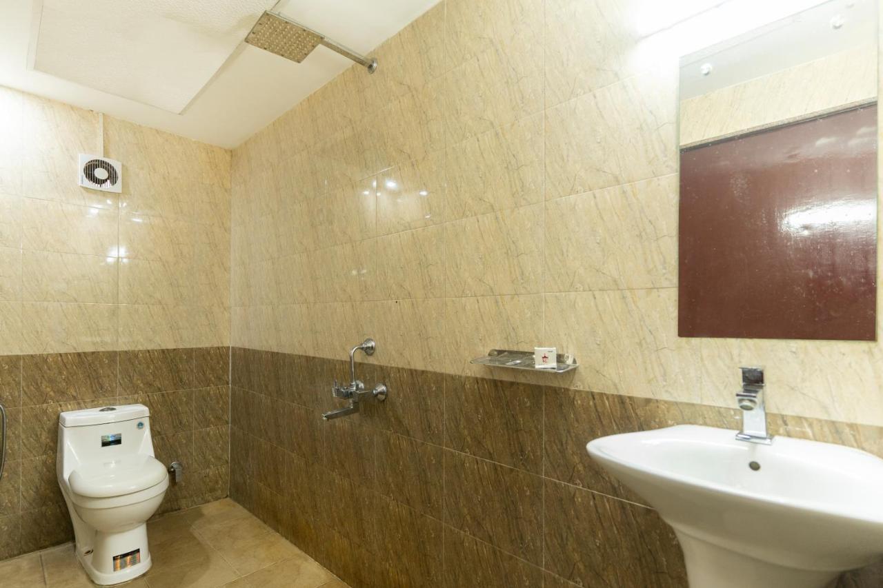 Hotel Kochi Crown Bagian luar foto