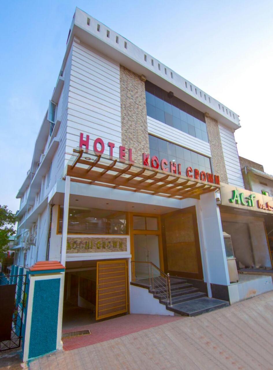 Hotel Kochi Crown Bagian luar foto